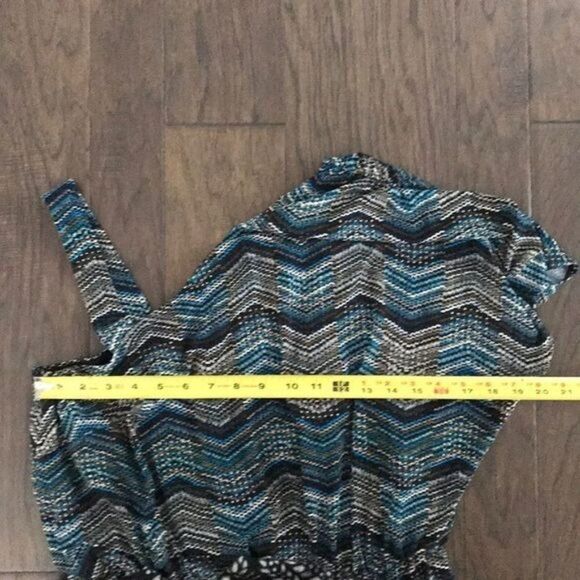 Laundry By Design Medium Asymmetrical Chevron Dress - Picture 5 of 5